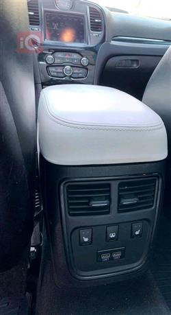 کرایسلەر 300